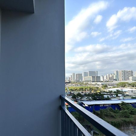 Shore Residences Moa Dynastel Staycation Pasay Exterior photo